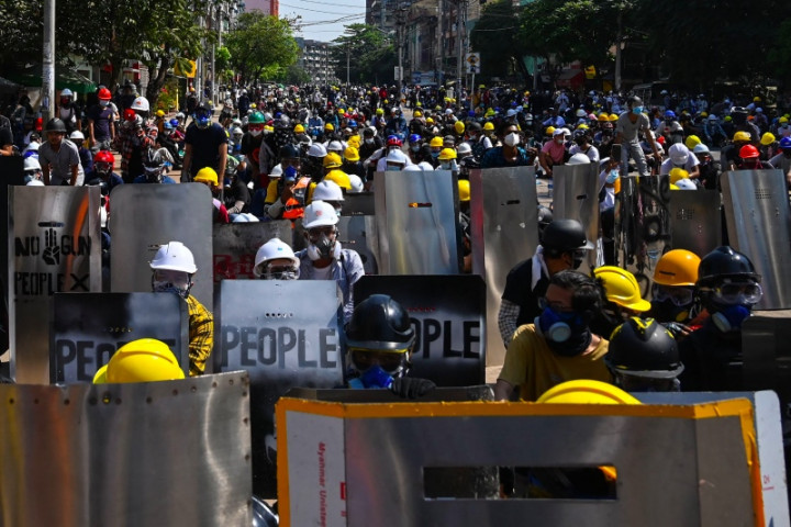 Pasukan Myanmar Geledah Setiap Rumah di Distrik yang Dilanda Protes