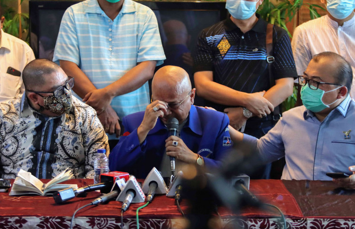 Sambil Menangis, Darmizal Menyesal Pernah Menangkan SBY Jadi Ketum