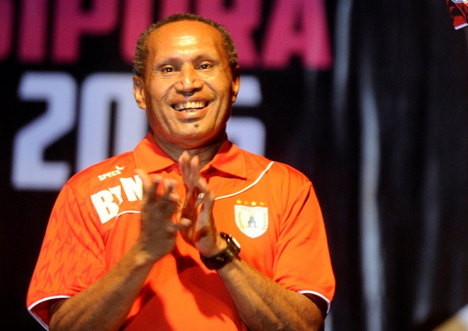 Ketua umum Persipura Jayapura Benhur Tommy Mano. (ANTARA FOTO/Wahyu Putro A)