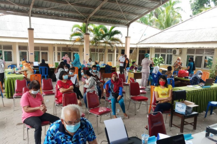 89 Lansia di Bangka Terima Vaksin Covid-19 Tahap Kedua