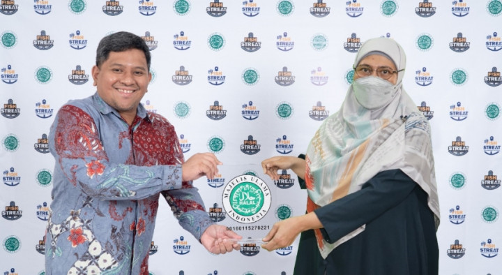 MUI Berikan Sertifikat Halal Resto Fish n Chips Pertama di Indonesia