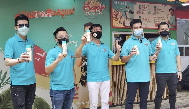Baim Wong rambah dunia kuliner dengan mengusung variasi cendol dengan sagu Papua. (Foto: Dok. Instagram Baim Wong/@baimwong)