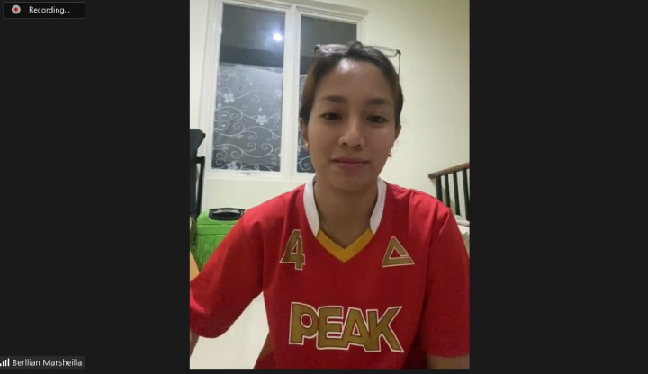 Aprilia Manganang Laki-laki, Teman Karib Sesama Pevoli Jaga Jarak