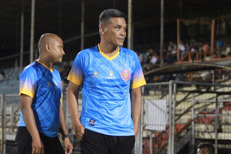 Pelatih Persiraja Banda Aceh Hendri Susilo (kanan) didampingi asisten Akhyar Ilyas. Antara Aceh/Media Officer Persiraja