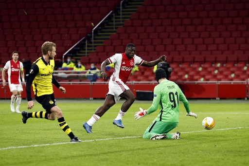 Musim Depan, Striker Berbakat Ajax Brian Brobbey Pindah ke Leipzig