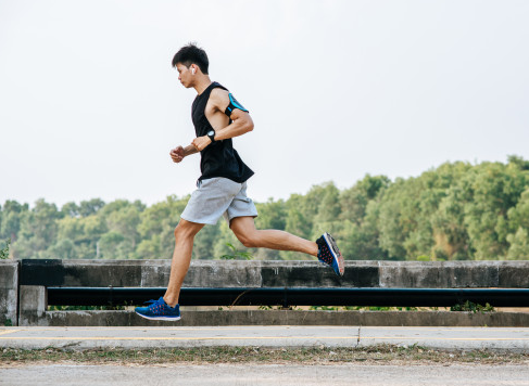 Amankah Berlari saat Hujan?