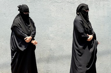 Sri Lanka akan Larang <i>Burqa</i> dan Tutup 1.000 Madrasah