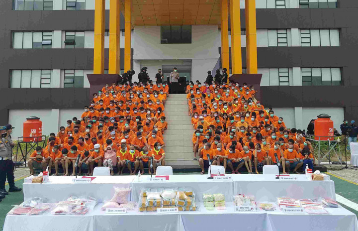 Tak Sampai Sebulan, Polda Riau Tangkap 463 Tersangka Narkoba