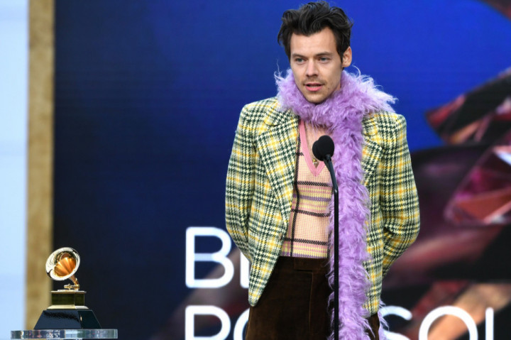 Harry Styles Menangkan Grammy Pertama, Reaksi Taylor Swift Bikin Fans Histeris