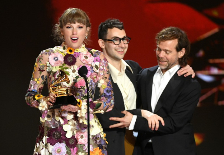 Taylor Swift Cetak Sejarah di Grammy Awards 2021