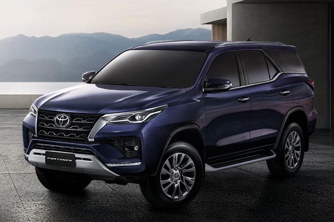 New Toyota Fortuner terbaru tembus Rp 700 juta. Toyota