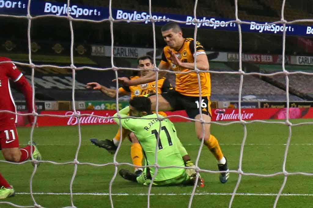 Detik-detik Insiden Horor yang Timpa Kiper Wolves Rui Patricio