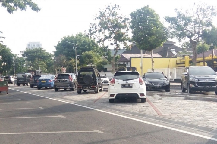 Retribusi Parkir di Kelurahan Kota Surabaya Dikeluhkan