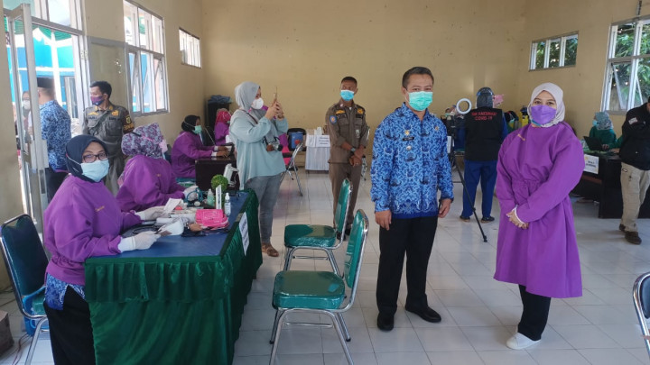 Ratusan Guru di Kemang Bogor Terima Vaksin Tahap Pertama