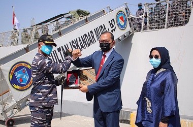 Dubes RI Sambut KRI Sultan Iskandar Muda-367 di Oman