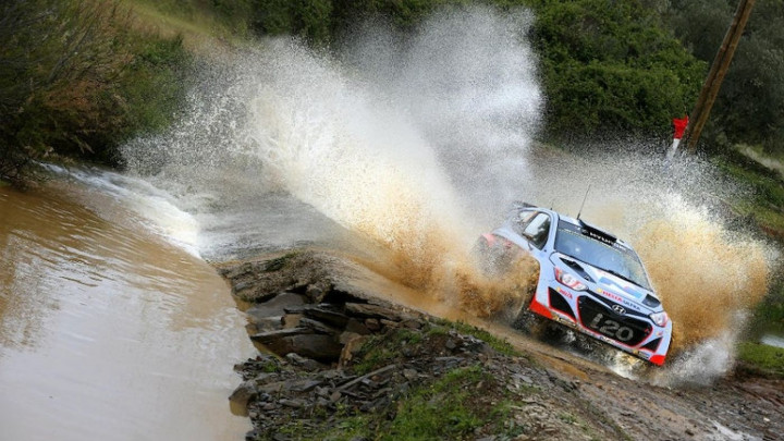 Mobil AWD Lebih Aman saat Aquaplaning Ketimbang RWD, Simak Penjelasannya