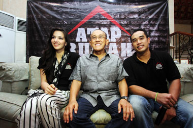 Cara Nia Ramadhani Ambil Hati Mertua