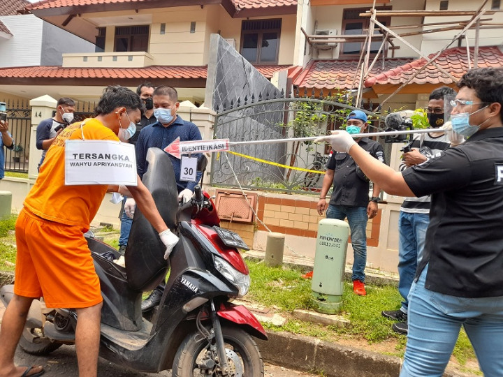 Pembunuh Warga Jerman di BSD Peragakan 27 Adegan