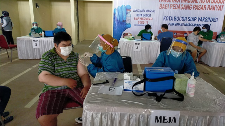 1.800 Pedagang di Kota Bogor Jalani Vaksinasi Tahap Pertama
