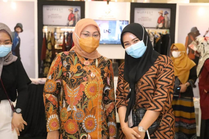 Menaker Ida Fauziyah Apresiasi Desain Karya Siswa BBPLK Semarang di Muffest 2021