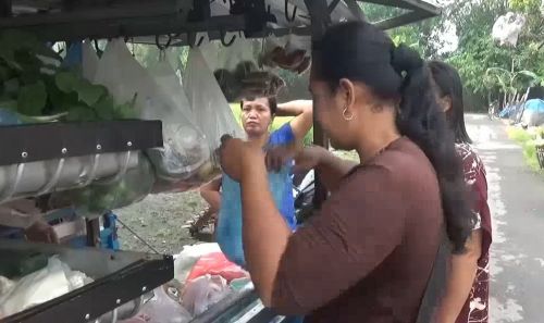 Pedasnya Harga Cabai, Rp2.000 Cuma 6 Biji!