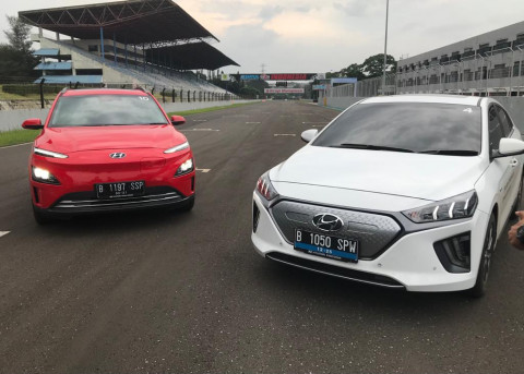 Jajal Mobil Listrik Hyundai di Sirkuit, Sensasinya Seperti Mobil Balap