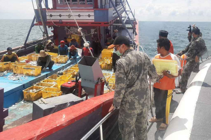 KKP Tangkap Empat Kapal Cantrang di Selat Makassar