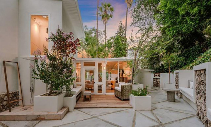 Doja Cat Beli Rumah Rp31 Miliar di Beverly Hills