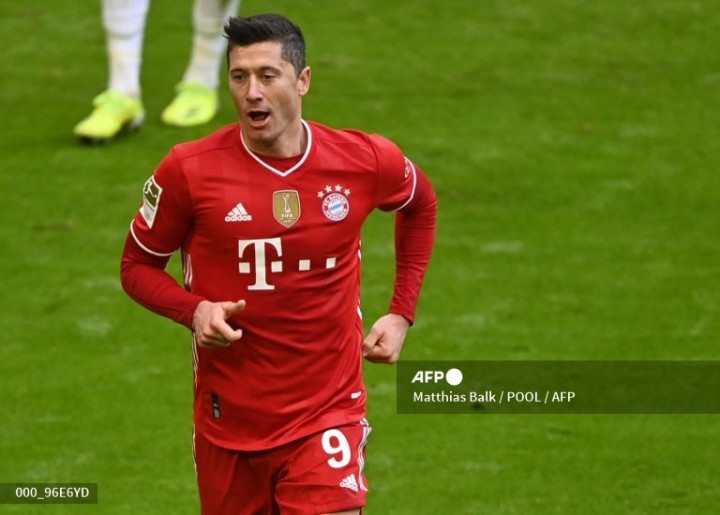 Bayern Muenchen vs Stuttgart: Lewandowski Menangkan 10 Pemain Die Roten.