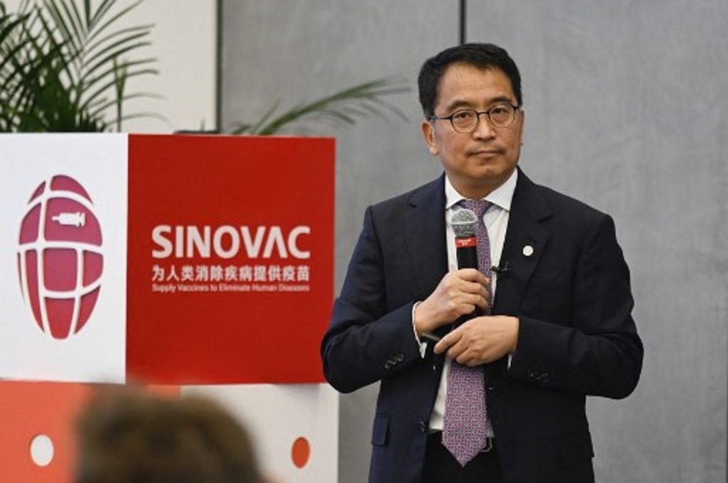 CEO Sinovac Yin Weidong dalam konferensi pers di Beijing, Tiongkok, pada 24 September 2020. (WANG ZHAO / AFP)