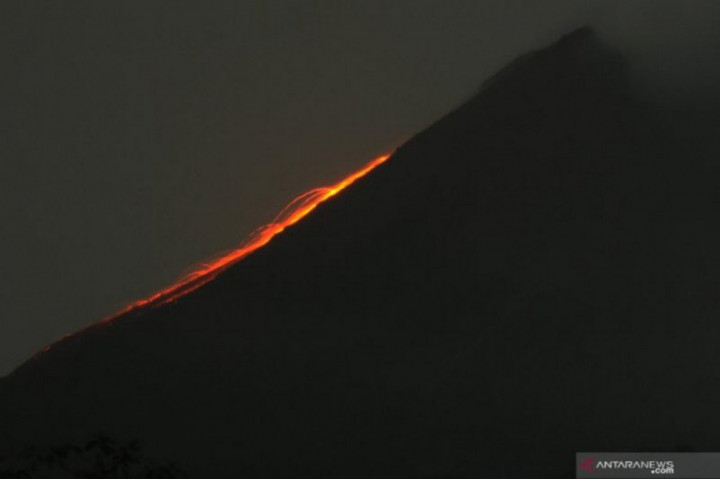 Guguran Lava Pijar Merapi Meluncur 10 Kali