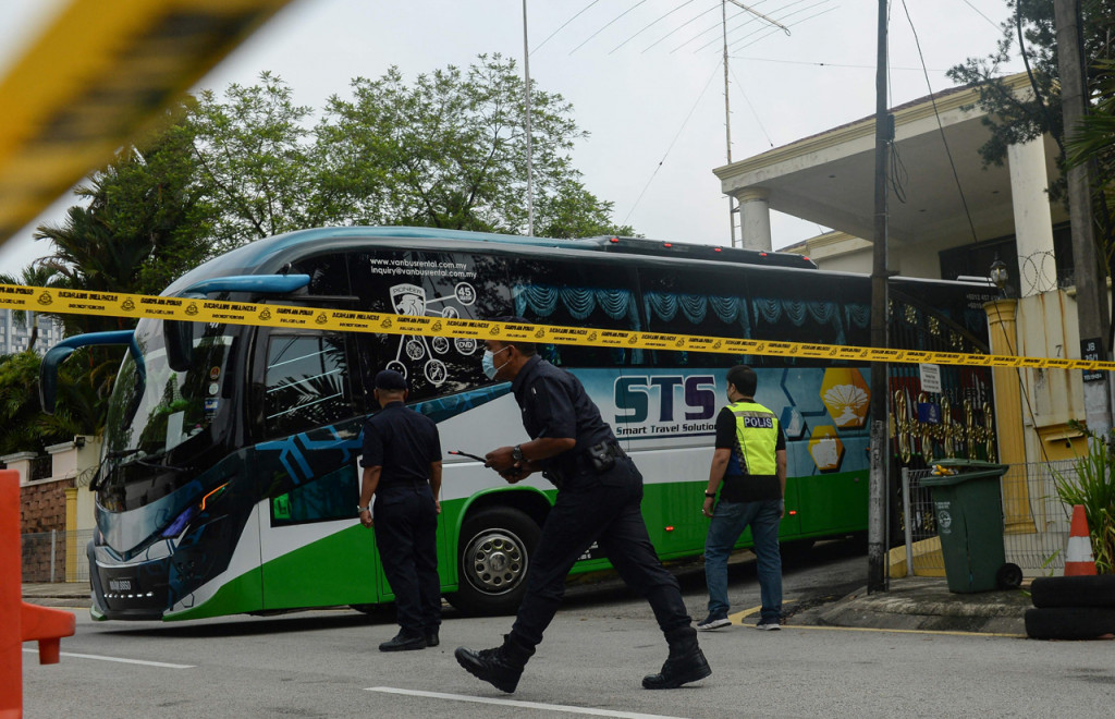 Foto: Diusir, Diplomat Korut Tinggalkan Malaysia
