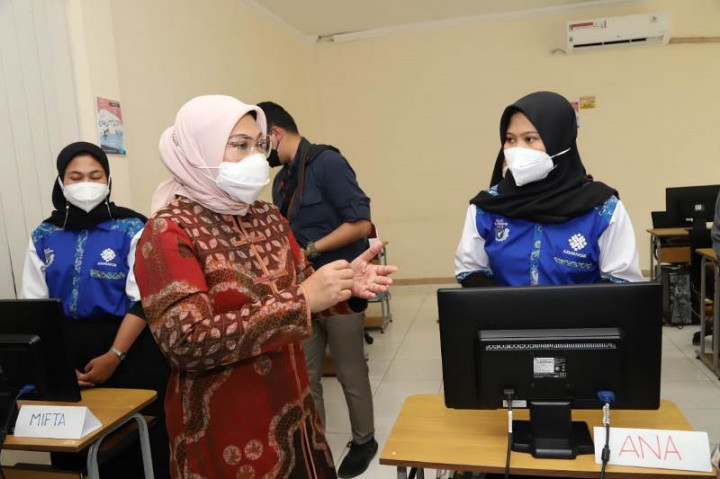 Menaker Dorong BLK Bantaeng Tingkatkan Kolaborasi dengan Industri