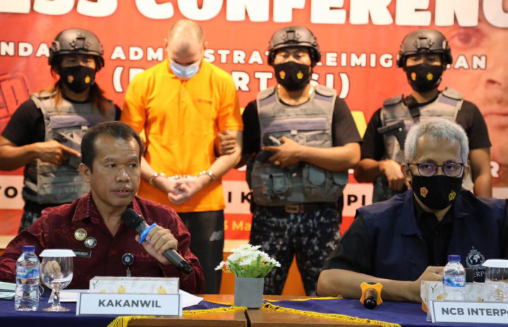 Buronan Interpol Rusia Andrew Ayer Dideportasi dari Bali