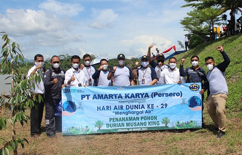 Amarta Karya Ciptakan Penghijauan di Bendungan Sindangheula