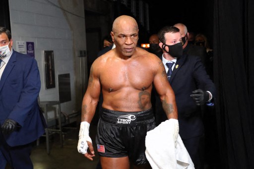Mike Tyson Ogah Dibayar USD25 Juta untuk Hadapi Holyfield