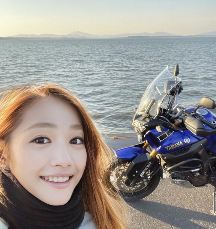 Awas Tertipu, Selebtwit Cantik Ini Ternyata Bapak Tua