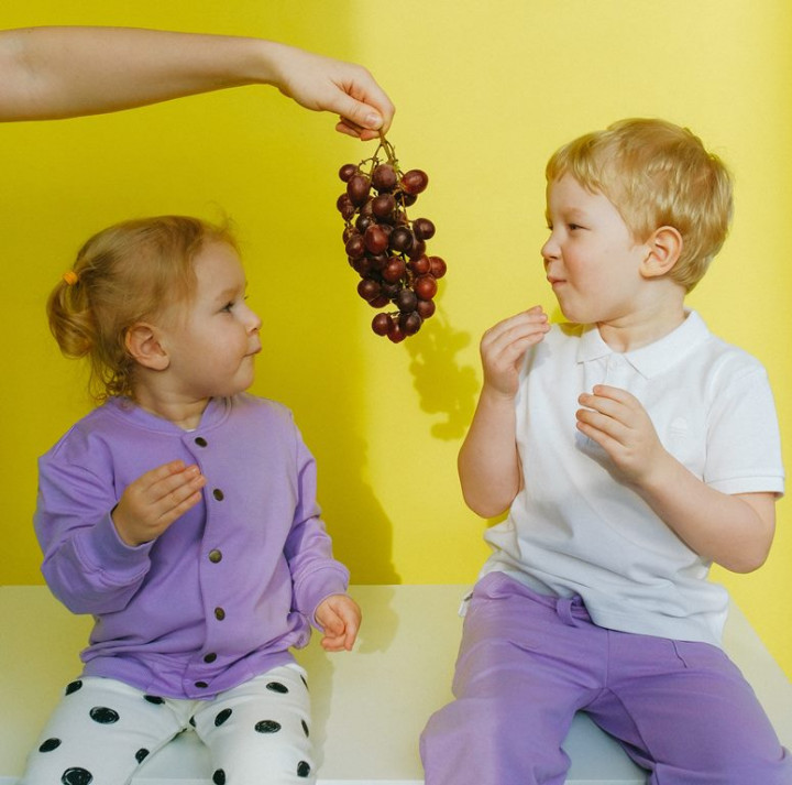 Manfaat Menanamkan Kebaikan pada Anak Sejak Kecil