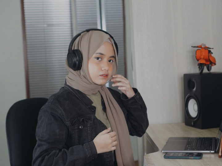 Hanin Dhiya Kembali Berkolaborasi dengan Sabyan