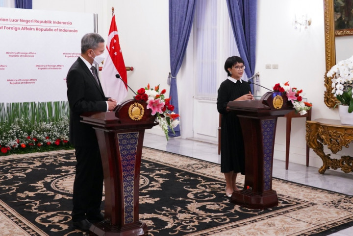 Kepada Singapura, Menlu Retno Paparkan Indonesia Sudah Vaksinasi 9 Juta Warga