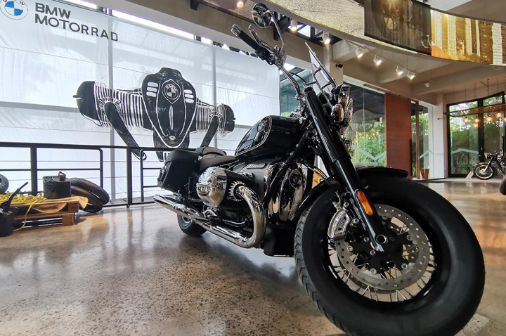 BMW R 18 Classic Mengajak Touring Para Sultan