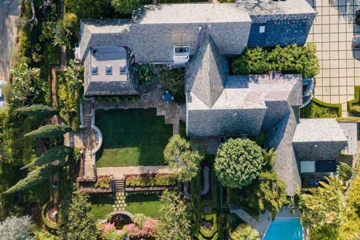 Intip Rumah Pendiri Mainan LOL Suprise Seharga Rp266 Miliar