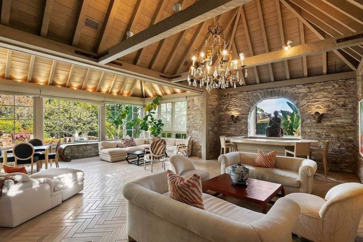 3 Berita Populer Properti, Rumah Miliarder Pendiri LOL Suprise hingga Tanaman Hias di Dapur