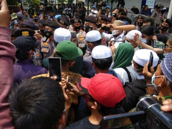 Persidangan Rizieq Shihab Disarankan Kembali Digelar Virtual