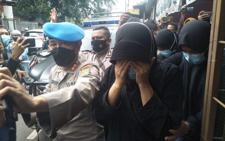 Bahan Berbahaya di Condet Diledakkan