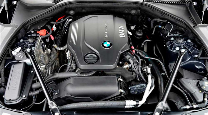 Komitmen BMW Memproduksi Mesin Konvensional