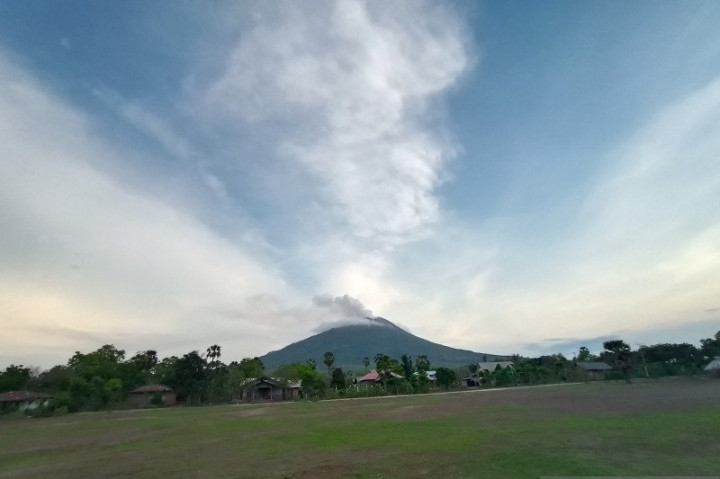 19 Kali Letusan Terjadi dalam Sehari di Gunung Ili Lewotolok