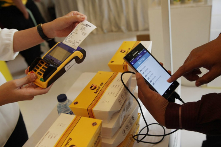 Ini 3 Tahap Penonaktifan Kartu Debit Mandiri yang Belum Cip