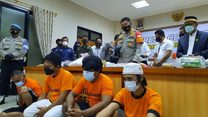 Kepala Desa di Tangerang Ditangkap saat Pesta Sabu