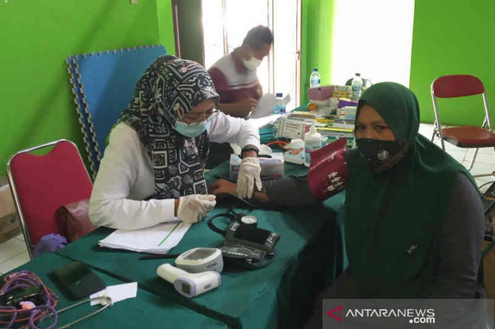 Pengungsi Kebakaran Kilang Balongan Mengeluhkan ISPA